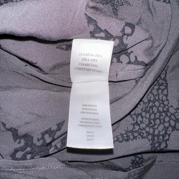 NWOT Rails Hillary Charcoal Cheetah Stars Print Long Sleeve Top SMALL - Picture 6 of 8